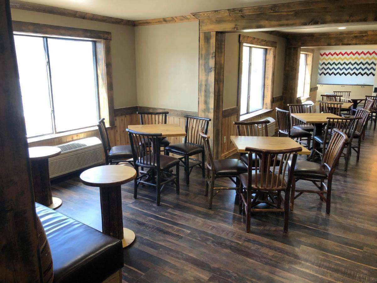 Clubhouse Inn West Yellowstone Ngoại thất bức ảnh