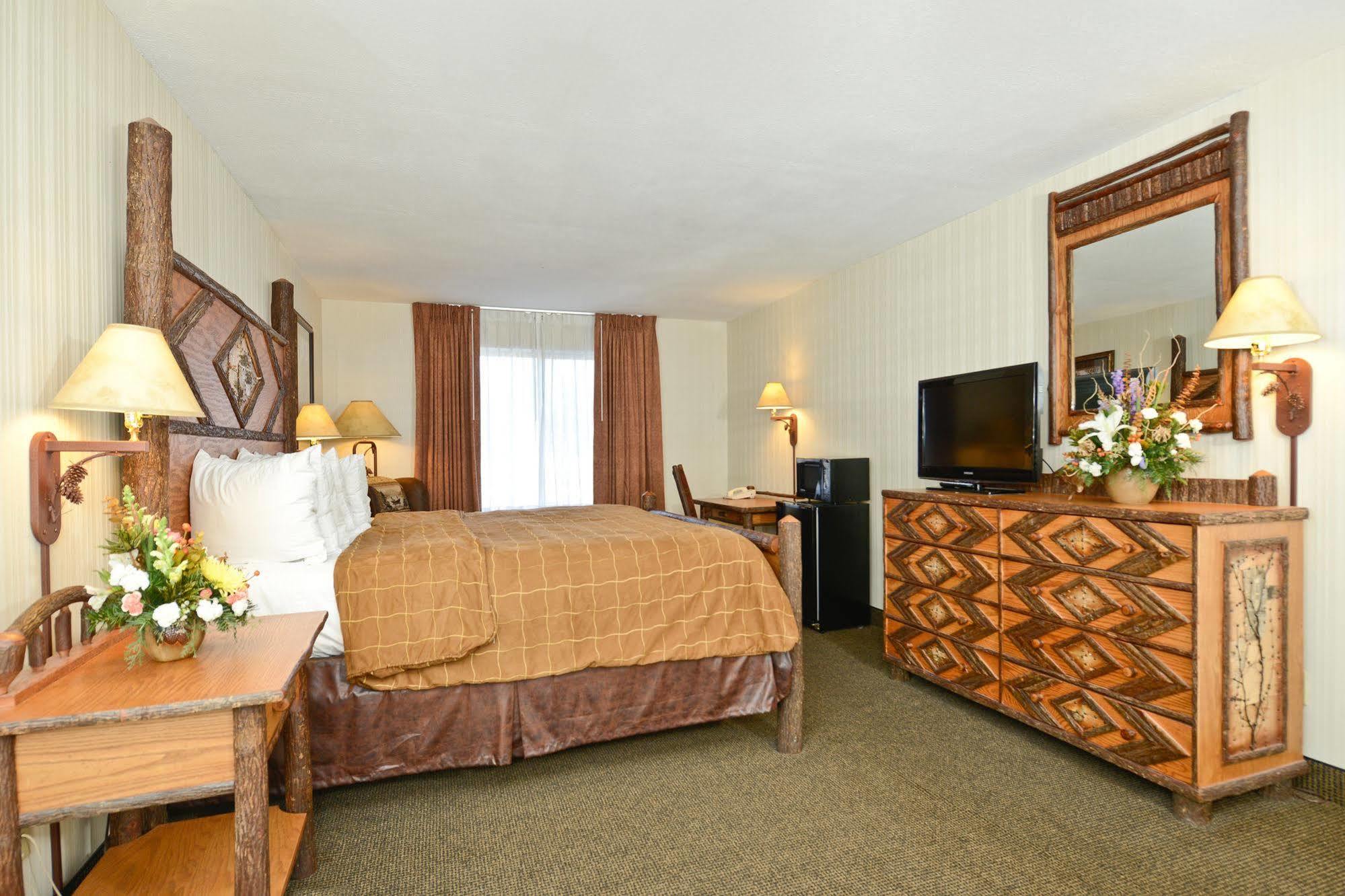 Clubhouse Inn West Yellowstone Ngoại thất bức ảnh