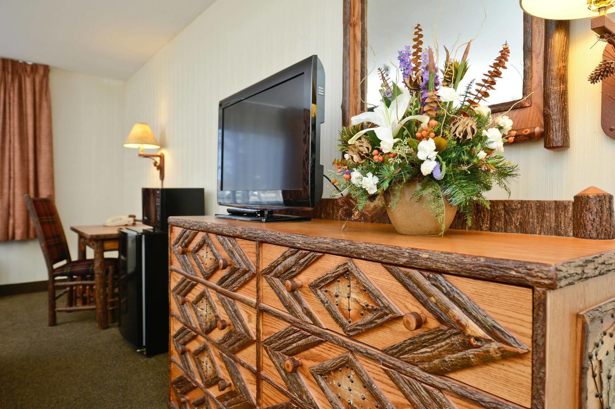 Clubhouse Inn West Yellowstone Ngoại thất bức ảnh