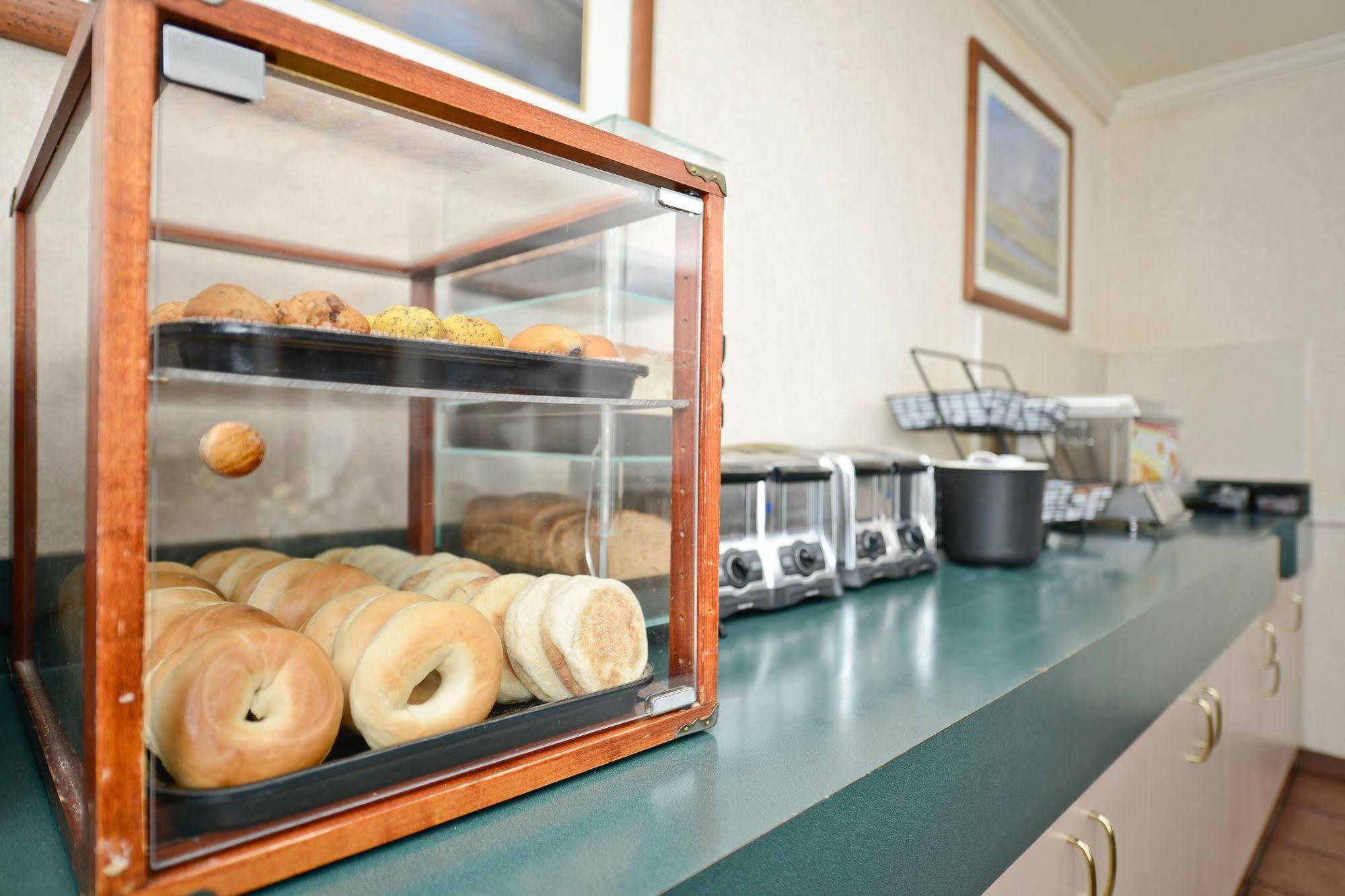 Clubhouse Inn West Yellowstone Ngoại thất bức ảnh